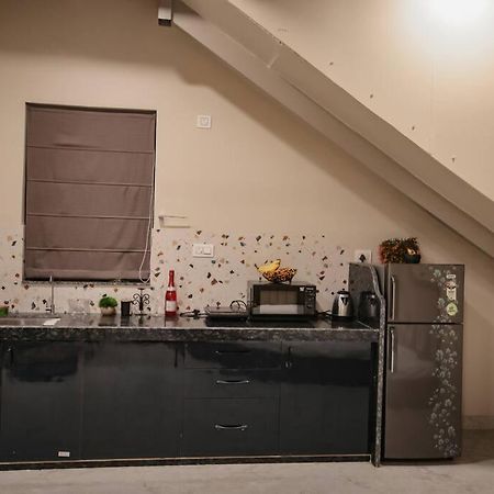 Saiba Outhouse- 4 Bed Room- Pool- Theatre- Partyhall- Garden & Terrace Sitting Area جايبور المظهر الخارجي الصورة