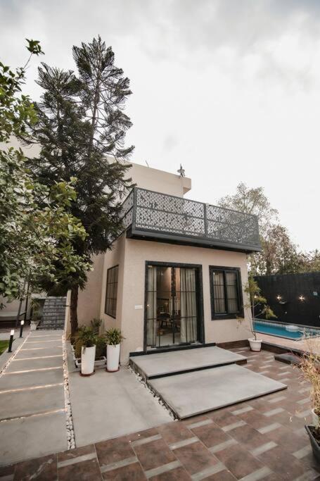 Saiba Outhouse- 4 Bed Room- Pool- Theatre- Partyhall- Garden & Terrace Sitting Area جايبور المظهر الخارجي الصورة