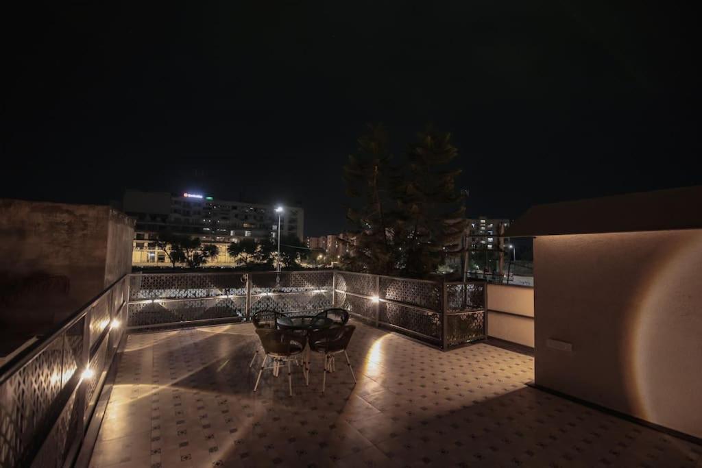 Saiba Outhouse- 4 Bed Room- Pool- Theatre- Partyhall- Garden & Terrace Sitting Area جايبور المظهر الخارجي الصورة